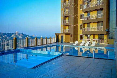 A1One Bedroom Hilltop Apartment