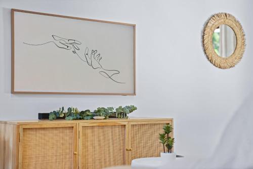 Driftwood Beach House at Rainbow Beach with Pool Aircon Wifi