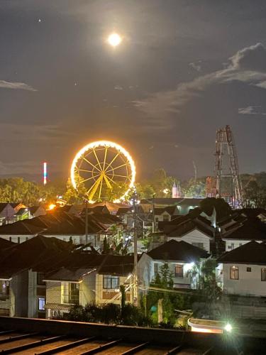 ทัศนียภาพ, EL MEIR STAYCATION SMART CINEMA CABIN BESIDE ENCHANTED KiNGDOM in ลากูน่า