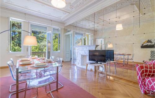 4 Bedroom Stunning Apartment In Genova, Genua