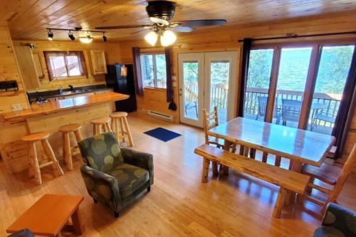 Exterior view, Lakeside 2 Bedroom Wolfs Den Cabin On Kab in International Falls (MN)