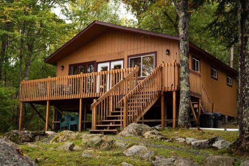 Exterior view, Lakeside 2 Bedroom Wolfs Den Cabin On Kab in International Falls (MN)