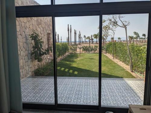 Modern Beachfront 1BR Loft with Garden in Somabay, Hurghada (Foto 5)