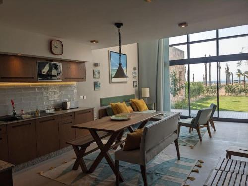 Modern Beachfront 1BR Loft with Garden in Somabay, Hurghada (Foto 8)