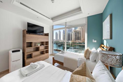 Silkhaus Vacation Homes New and Stylish 2BR in Dubai Marina - image 7