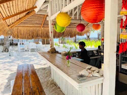Bar/lounge, Scar Reef Resort - Beachfront Paradise HALF BOARD or NIGHT STAY in Beru