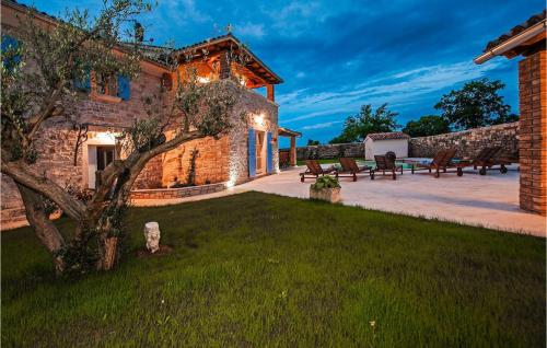 Viesnīcas āriene, Villa Tomani in Krmed