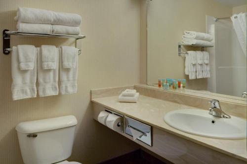 Pomeroy Inn and Suites Grimshaw