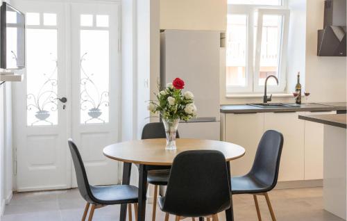 Stunning Apartment In Split With Wifi, Сплит (фото 3)