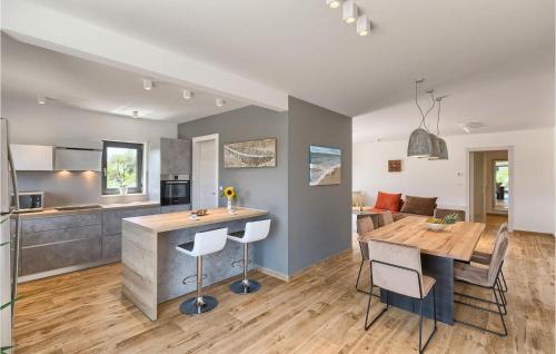 ห้องครัว, Villa Momare in เมดูลิน