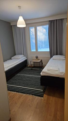 2 twin beds, 1 sofa bed