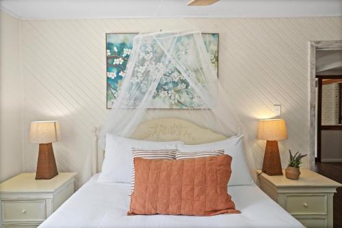 Bellbird Rise Off-Grid Cottage