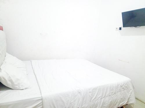 Standard Double Room image 7