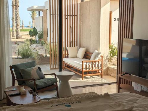 Magical Cabana Steps From Beach & Pool