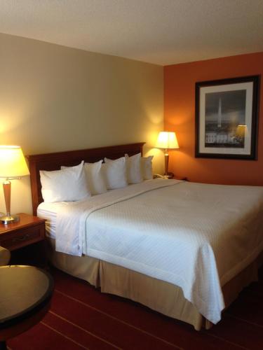 Rodeway Inn & Suites Greensboro