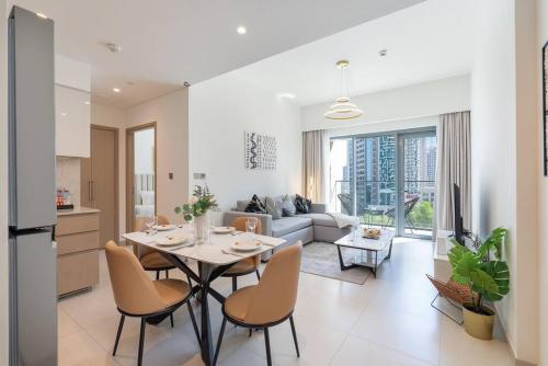 Stylish Urban Living - 1-bedroom in Burj Royale, Dubai