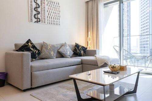 Stylish Urban Living - 1-bedroom in Burj Royale, Dubai (photo 4)