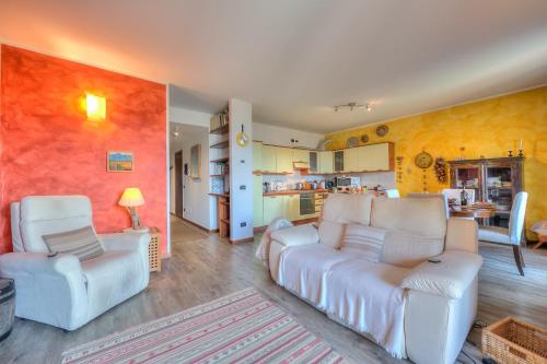  Miralago Lake View & Private Garden - Happy Rentals in Ispra
