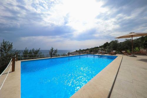 Dingač Village Luxury Resort (Dingac Village Luxury Resort) in Trstenik