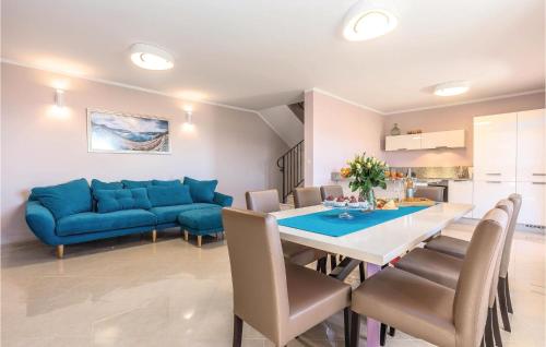 Stunning Home In Praputnjak With House Sea View