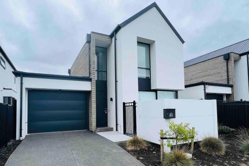 المنظر الخارجي, Family House Airport Heaven in Russley