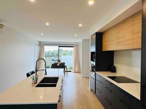 مطبخ, Family House Airport Heaven in Russley