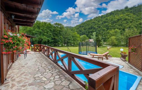 Peldbaseins, Lovely Home In Blazevci With Sauna in Bosiljevo