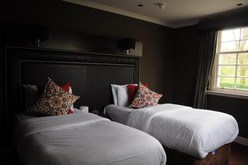 Best Western Eglinton Arms Hotel - image 8