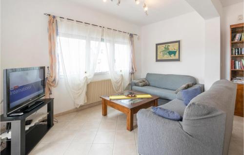 3 Bedroom Lovely Home In San Miguel De Salinas in San Miguel de Salinas