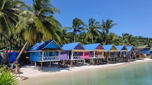Вид, Paradiso Ocean front Bungalows in Кох Ронг