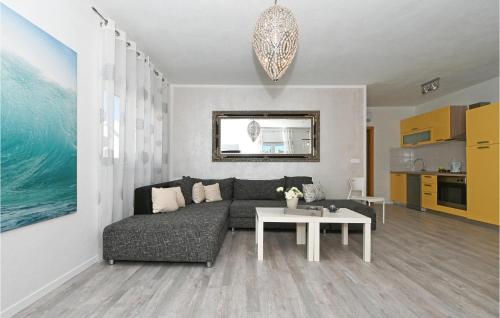 2 bedrooms, 4 beds