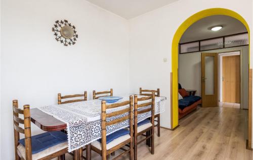 Cozy Apartment In Senj With Wifi