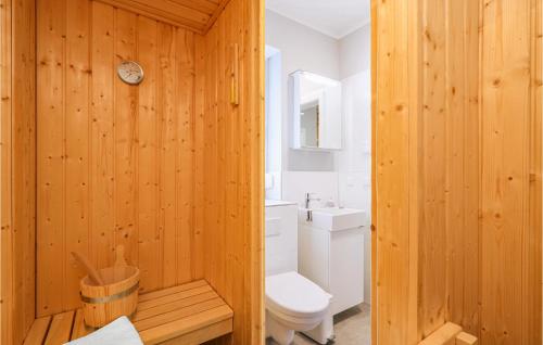 กิจกรรม, Reetdachhaus 27 Auf Usedom near สนามบินเฮริงสดอร์ฟ