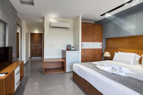 New Top Pyramids Hotel - image 10