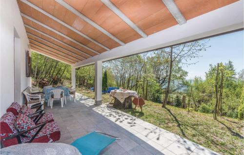 Balkons/terase, Two-Bedroom Holiday Home In Dolenja Vas in Dolenja Vas