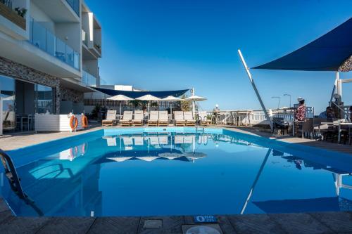 Almare Beach Hotel - image 3