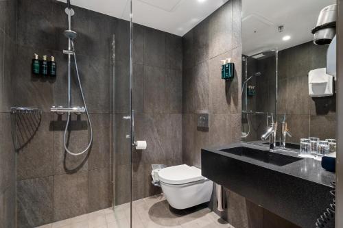 Clarion Hotel Admiral - image 6