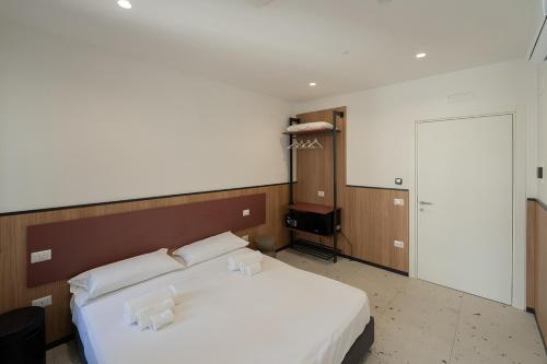 2 twin beds