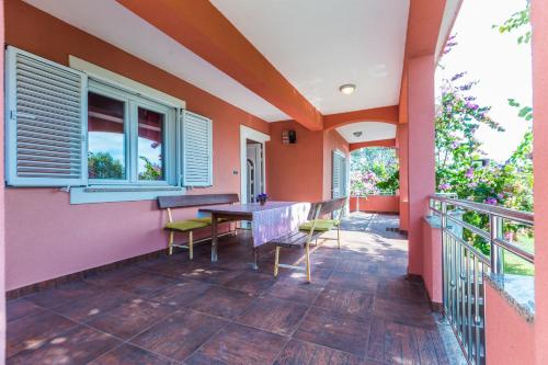 Apartment image 7