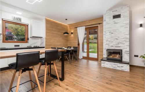 virtuve, Lovely Home In Tuk Vojni in Begovo Razdolje