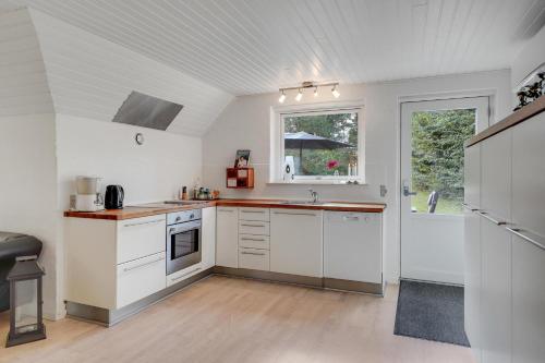  BLÅBJERGGAARD - Hennebysvej 58 in Henne Strand