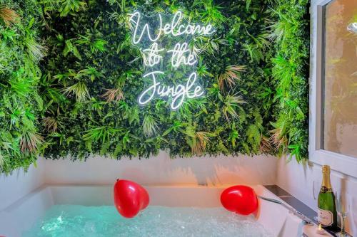 The Jungle - Jacuzzi, Sauna & Projector in 普拉多共和