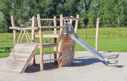 Holiday home Tzummarum 22 - image 2