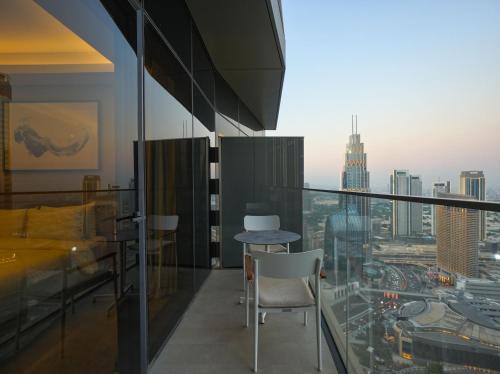 Super luxurious 2 BR Burj Khalifa & Fountain View - image 9