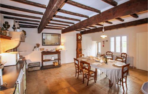 virtuve, Lovely Home In Salles Sous Bois in Salles-sous-Bois