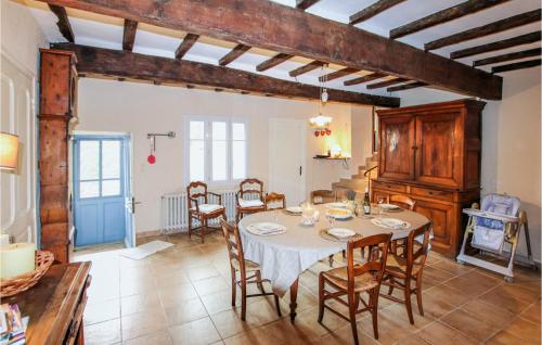virtuve, Lovely Home In Salles Sous Bois in Salles-sous-Bois
