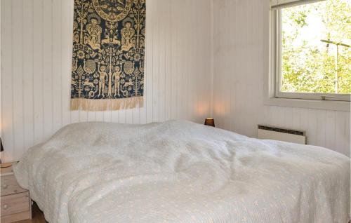 Three-Bedroom Holiday Home In Esbjerg V in 耶廷