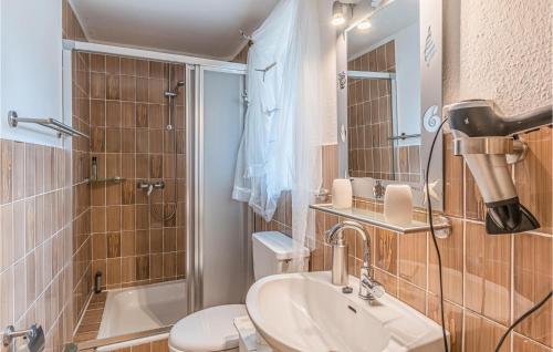 Amazing home in Langenhorn with 2 Bedrooms - image 6