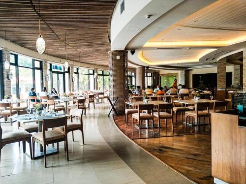 Restaurant, Seas the Day Pico De Loro Hamilo Coast Batangas in Nasugbu