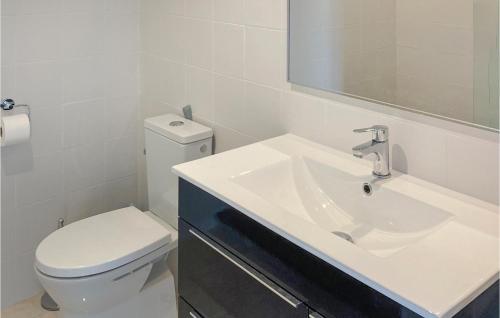 Amazing Home In El Chaparral With Wifi - image 3